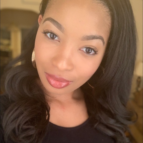 Meet your Posher, Ashley - Picture 1 of 1